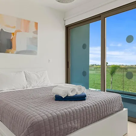 Serenity Waves 22 فيلة لارنكا