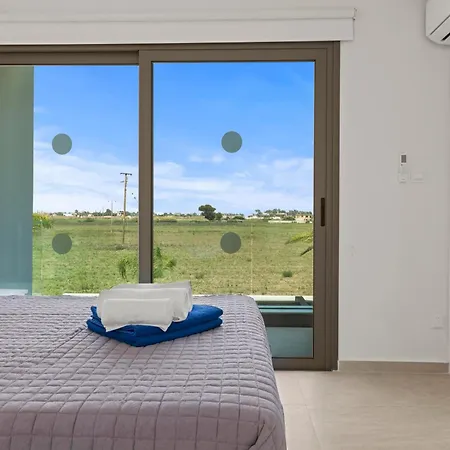 فيلة Serenity Waves 22 لارنكا