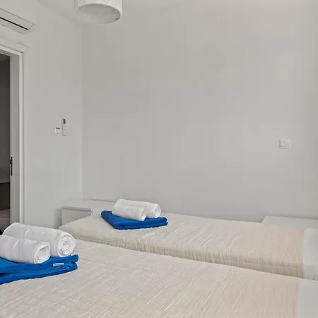 Serenity Waves 22 لارنكا