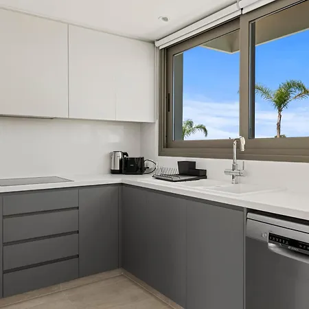 Serenity Waves 22 لارنكا