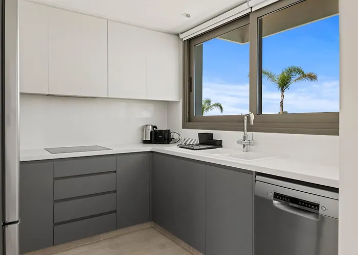 Serenity Waves 22 Lárnaca